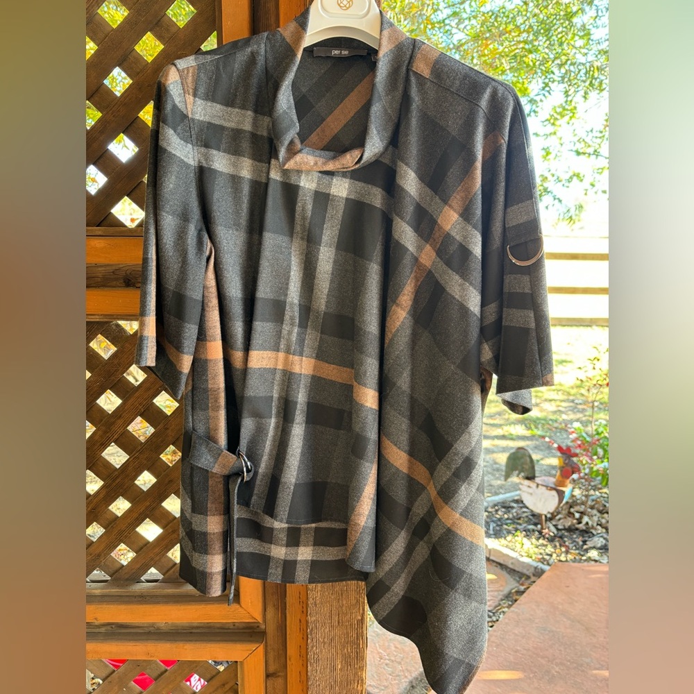 Per Se By Carlisle Poncho Size S